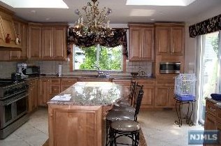 974 Bridge St, Westwood NJ  07676-4114 exterior