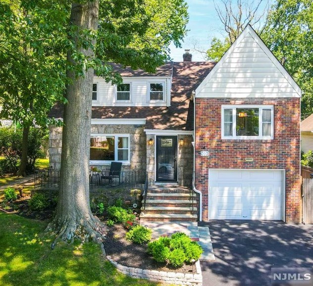 99 W Forest Ave, Teaneck, NJ 07666