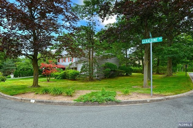 31 Geraldine Rd, Englewood, NJ 07632