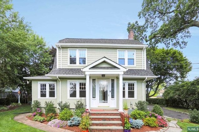368 Broad St, Clifton, NJ 07013-1370