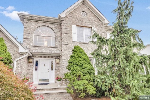140 Rutherford Rd, Mahwah, NJ 07430