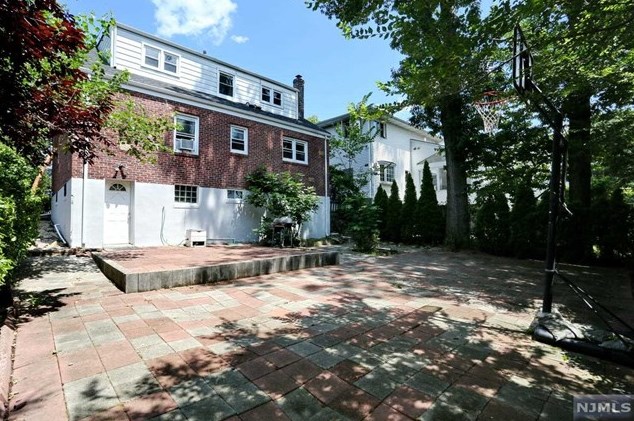 274 Mccloud Dr, West Fort Lee, NJ 07024