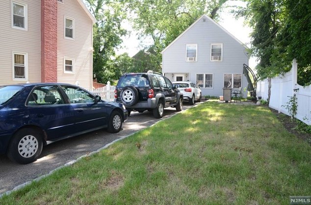 205 Berry St, Hackensack, NJ 07601