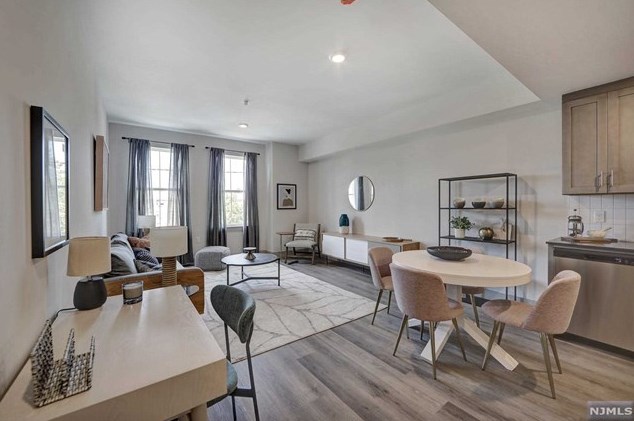 548 Franklin Ave #203, Belleville, NJ 07109