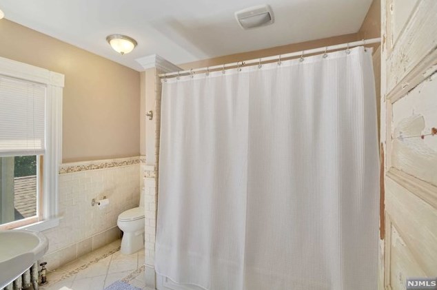 351 Lookout Ave, Hackensack NJ  07601-2804 exterior