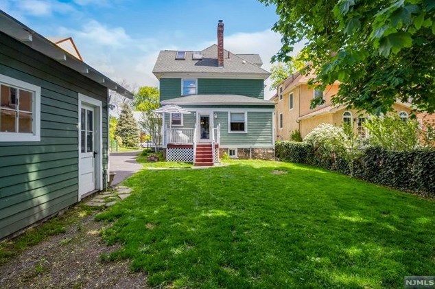 351 Lookout Ave, Hackensack NJ  07601-2804 exterior