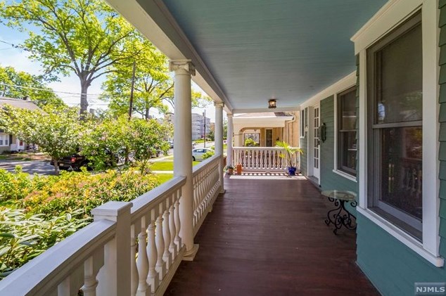 351 Lookout Ave, Hackensack NJ  07601-2804 exterior