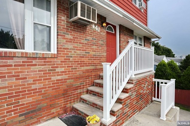 441 Farnham Ave, Lodi, NJ 07644