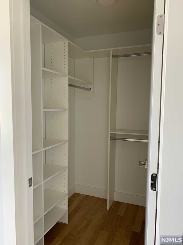 250 Hillside Ave #b, Palisades Park, NJ 07650