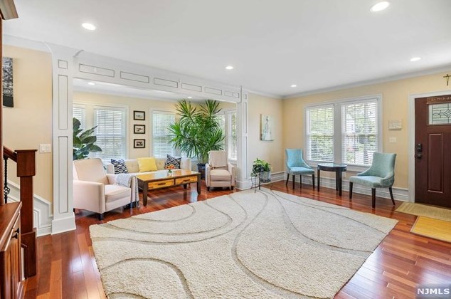 48 Highland Ave, Emerson, NJ 07630-1212
