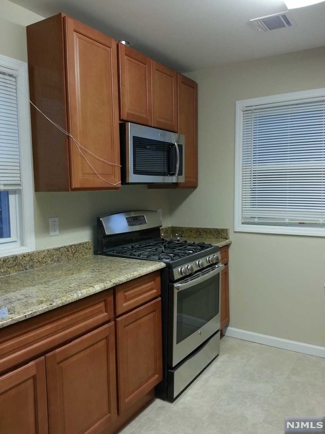 16-18 North Front St #2, Bergenfield, NJ 07621