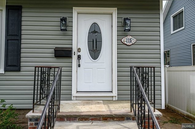 115 Mckinley Ave, Dumont, NJ 07628