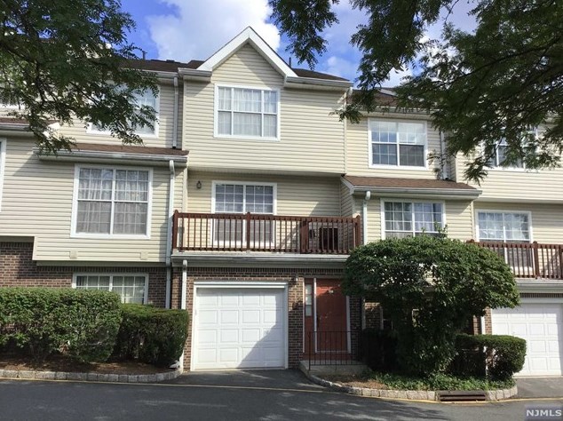 1534 Westgate Dr, West Fort Lee, NJ 07024-2167