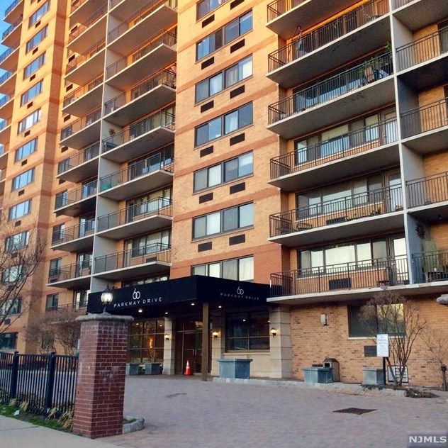 60 Parkway Dr E #9g, East Orange, NJ
