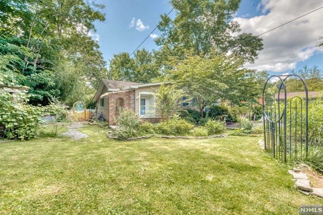 18 Broadway, West Milford, NJ 07480