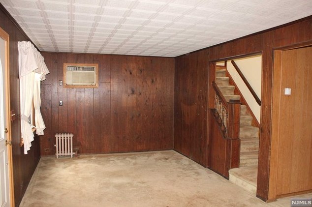 470 Windsor Rd, Wood-Ridge, NJ 07075