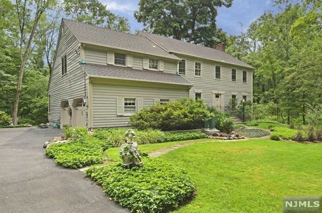800 E Saddle River Rd, Ho Ho Kus, NJ 07423