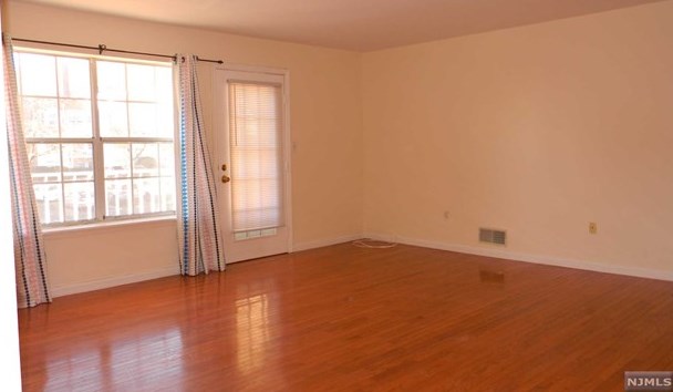 8 Garden Pl Apt 252, Edgewater, NJ 07020