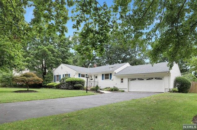 47 Garry Rd, Closter, NJ 07624