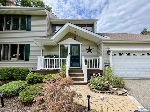 605 Alacci Way, Westwood, NJ 07675-6351