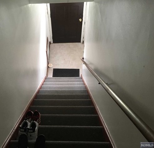 335 8th St #2 Fl, Palisades Park, NJ 07650
