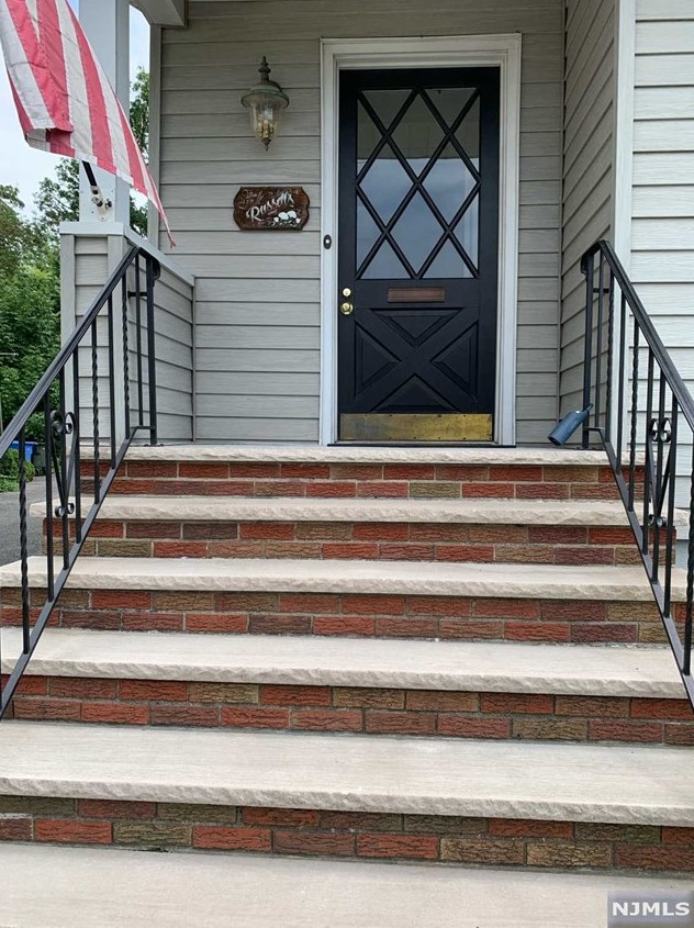 73 E Gouverneur Ave, Rutherford, NJ 07070