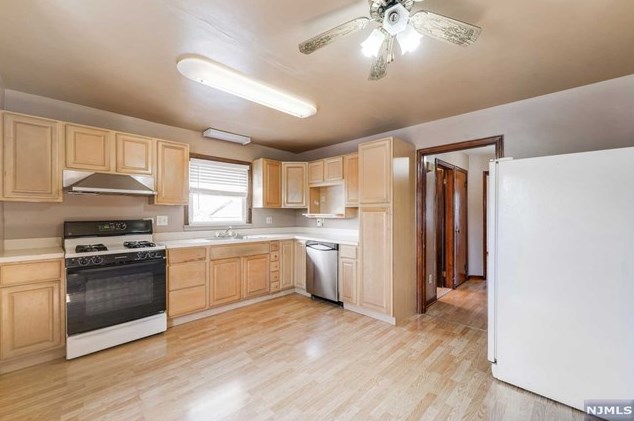 104 Norwood Ave, Lodi NJ  07644-2813 exterior