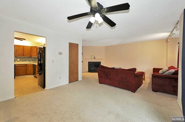 241 Larch Ln, Mahwah, NJ 07430