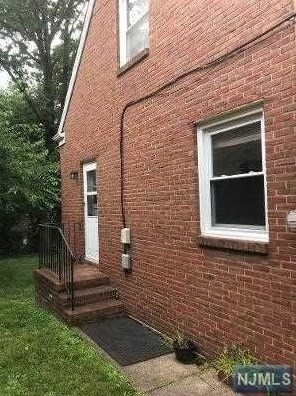 690 Slocum Ave, Ridgefield, NJ 07657