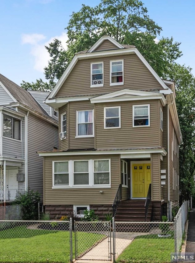 243 South Burnett St, East Orange, NJ 07018