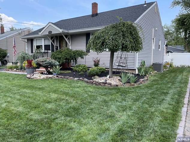 156 Oldfield Ave, Hasbrouck Heights, NJ 07604