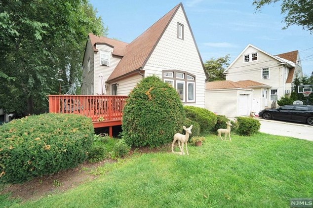 93 Riverview Ave, North Arlington, NJ 07031
