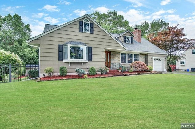170 7th St, Cresskill, NJ 07626