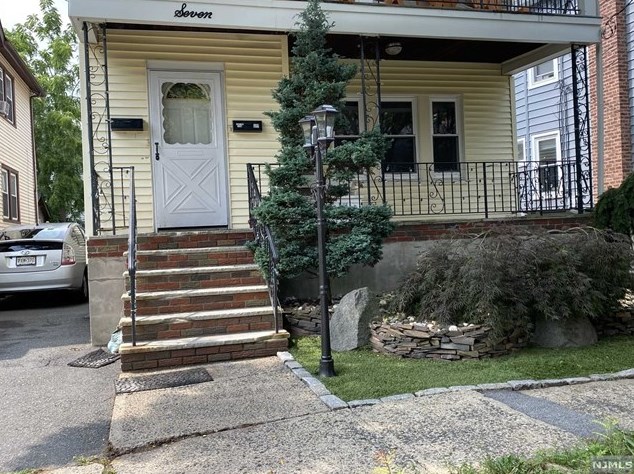 7 Nishuane Rd, Montclair, NJ 07042