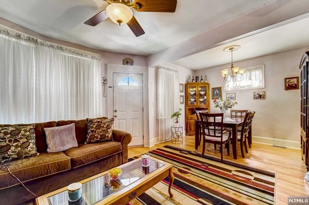 15 Leo Pl, Lodi NJ  07644-3303 exterior