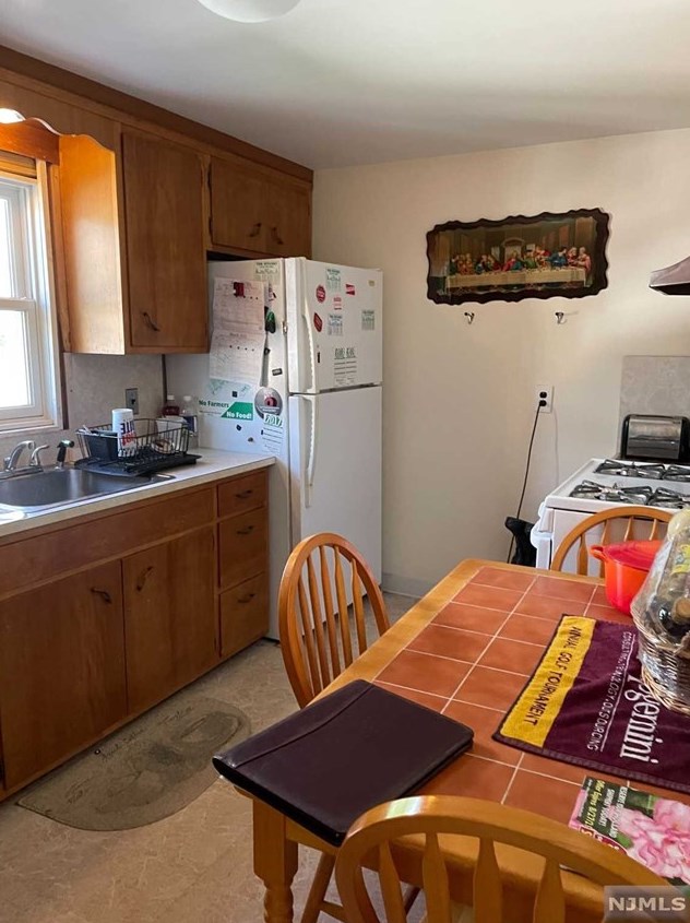 63 6th Ave, Paterson NJ  07506-1403 exterior