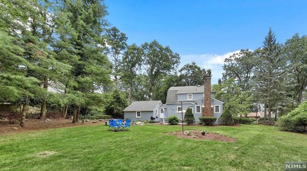 42 Wilson Ave, Wayne NJ  07470-3803 exterior