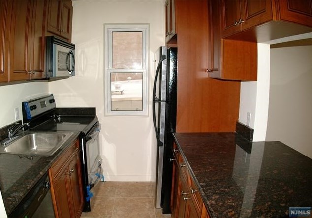 10 Palisade Ave #d3, Cliffside Park, NJ 07010