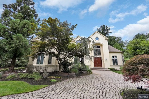 5 Longview Ct, Westwood, NJ 07675-7480