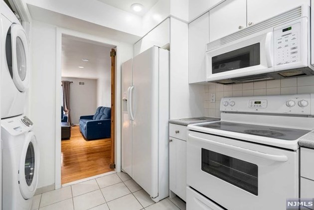 2423 5th St, West Fort Lee NJ  07024-7811 exterior