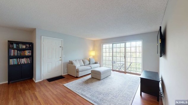 322 Linden St, Mahwah, NJ 07430