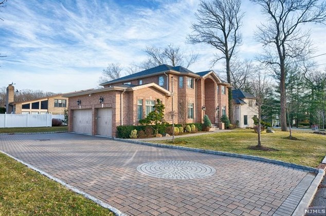 535 Floyd St, Englewood, NJ 07632