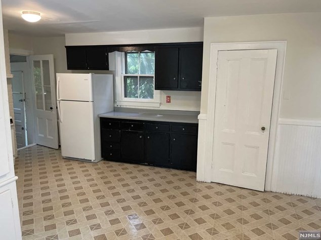 90 S Farview Ave #2, Paramus, NJ 07652