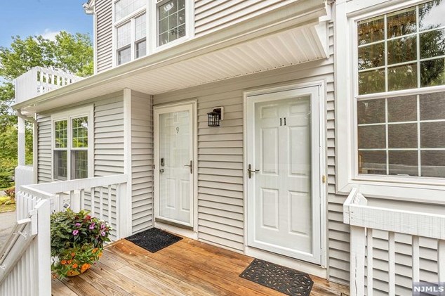 11 Quail Ct, Englewood, NJ 07631