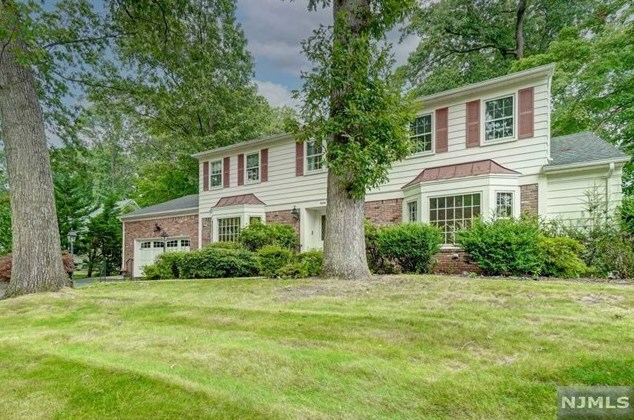 81 Salem Rd, Westwood, NJ 07676-4521