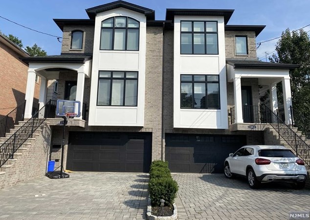 1582 John St, West Fort Lee, NJ 07024