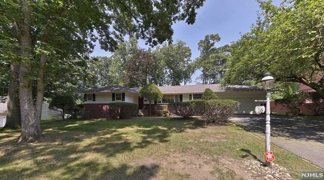 16 Abbott Rd, Wayne, NJ 07470-5511