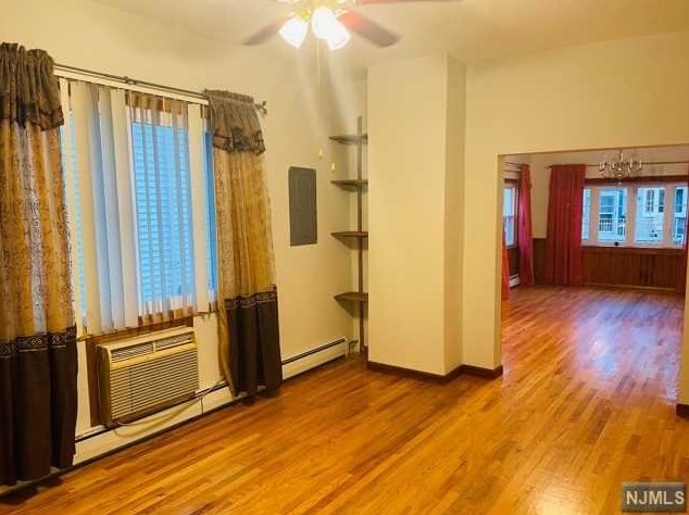 733 1st St, Secaucus NJ  07094-3106 exterior