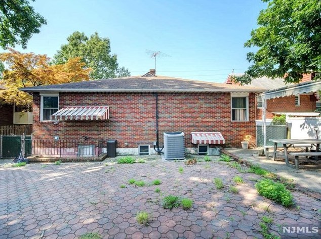 269 State Rt 5, West Fort Lee NJ 07024-4333 exterior