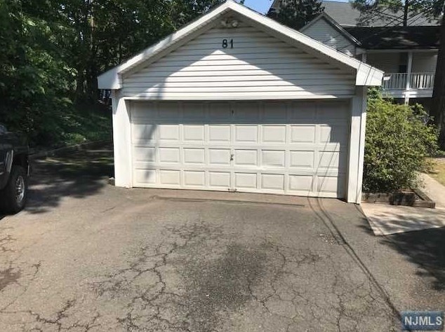81 1st St #2nd Floor, Ho Ho Kus, NJ 07423